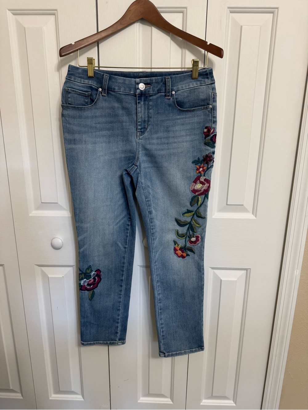 Chico's Light Blue Cropped Jeans with Floral Embroidery